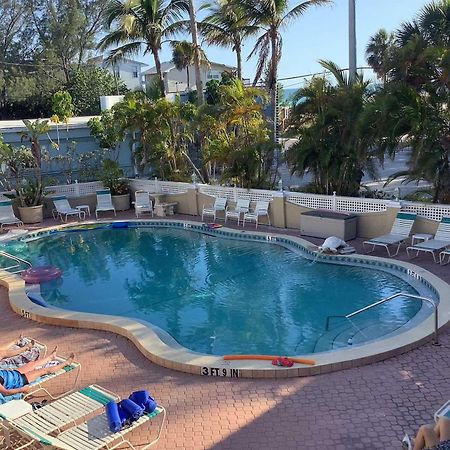 Tortuga Inn Beach Resort Unit #229 布雷登顿海滩 外观 照片