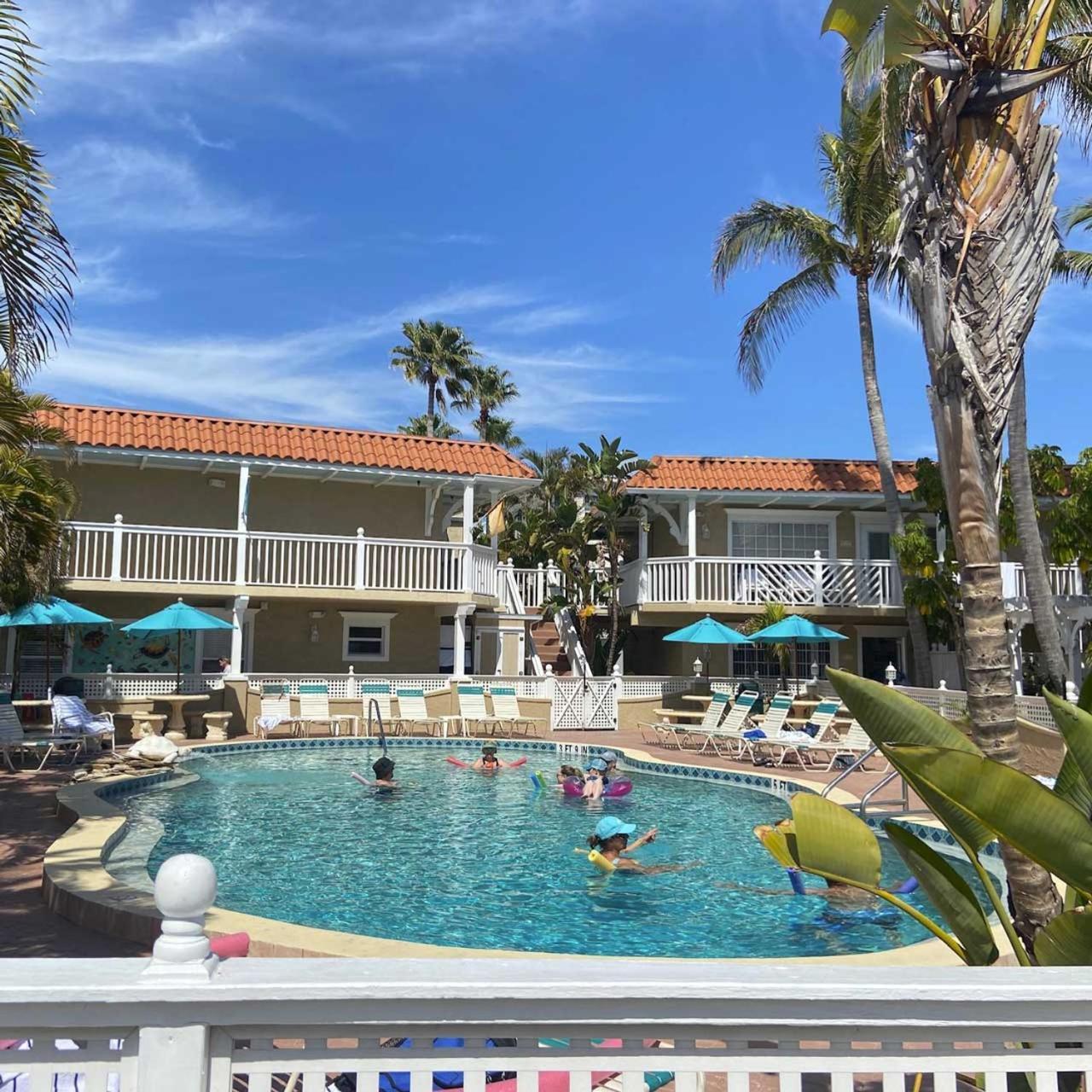 Tortuga Inn Beach Resort Unit #229 布雷登顿海滩 外观 照片